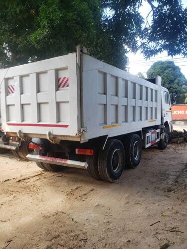 ShacMan F300 Tipper 