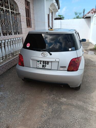 Toyota IST