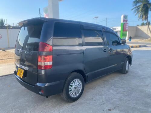 TOYOTA NOAH NEW SHAPE