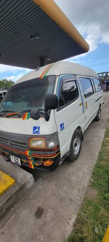 Toyota HiAce 2R