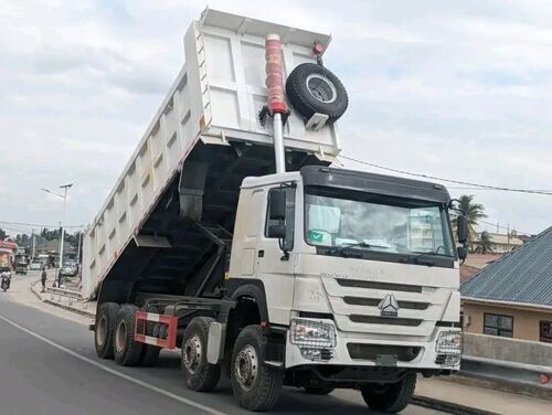 HOWO TIPPER NAUZA NEW SAFI