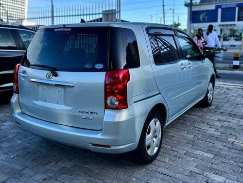 TOYOTA RAUM