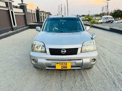 Nissan xray ipo mwanza
