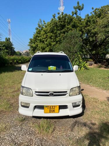 TOYOTA NOAH ROAD TOURER