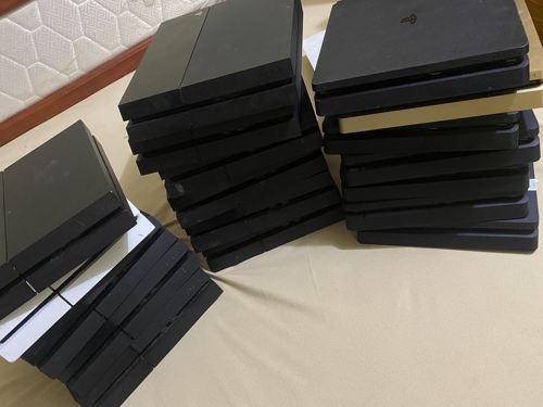 Ps4 slim complete package 770,000tzs