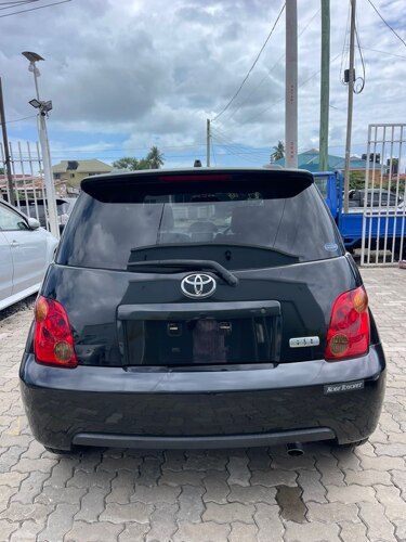 TOYOTA IST 2005