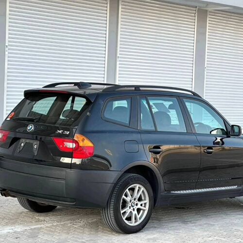BMW X3 chases 