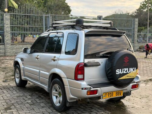Suzuki escudo 