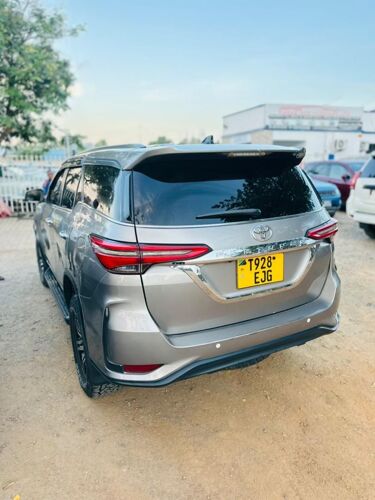 NAUZA TOYOTA FORTUNER NZURII