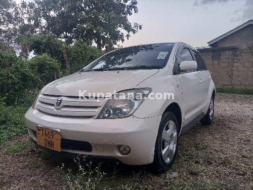 Toyota IST