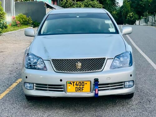 Crown ipo mwanza kali sana 