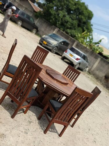 Dinning table ya viti 6 mninga