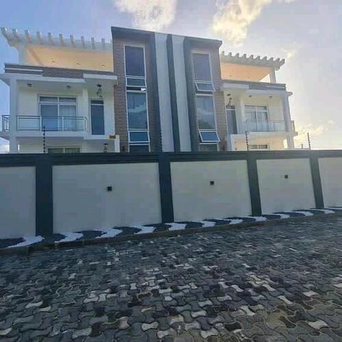 HOUSR FOR SALE MBEZIBEACH MAKONDE