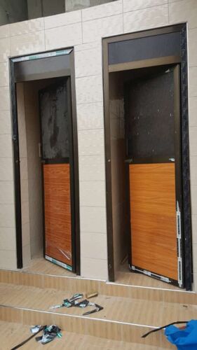 Aluminium door