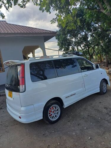 Toyota Noah sr40 inauzwa 