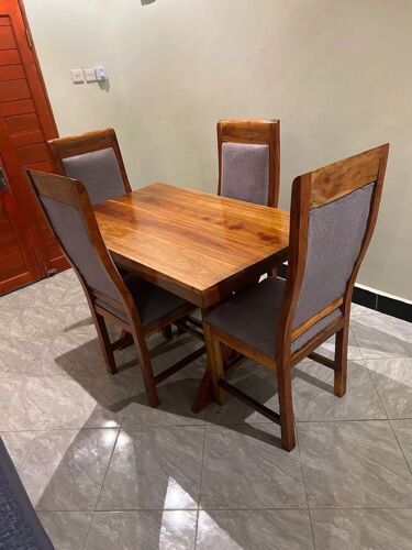 Nauza dinning table viti 4 mba