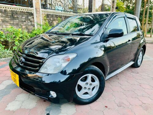 Toyota Ist 3