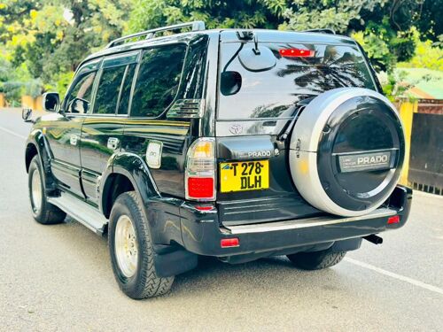 Toyota prado ipo mwanza