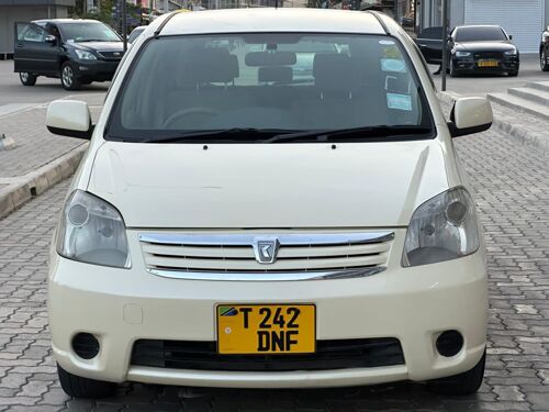 TOYOTA RAUM