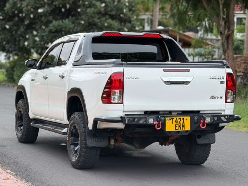 TOYOTA HILUX DOUBLE CABIN 