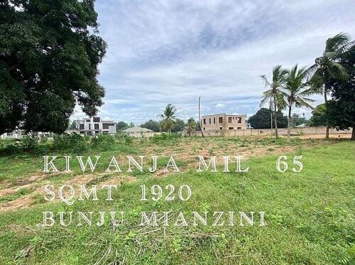 PLOT FOR SALE boko mianzini