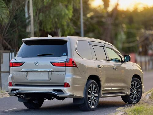 TOYOTA LEXUS LX570 2019 259M