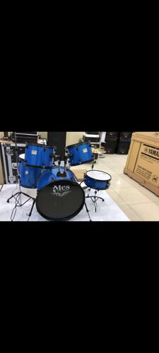 Complete drum set Mes