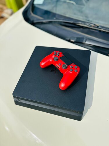 PlayStation 4 slim