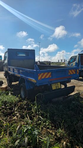 Canter tipa tipper 4d33 Nzuri 