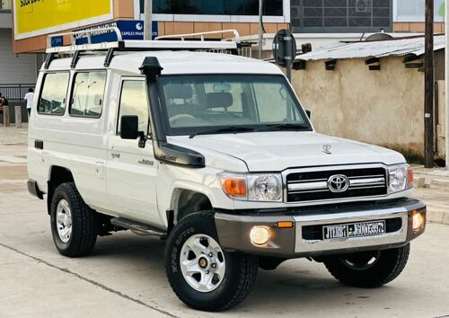 Inauzwa Landcruiser Hardtop