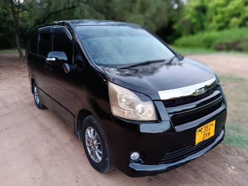 Toyota noah new model 