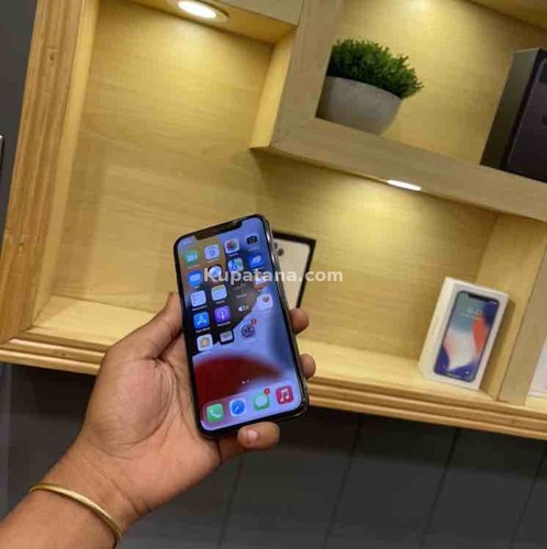 iPHONE  X GB 64