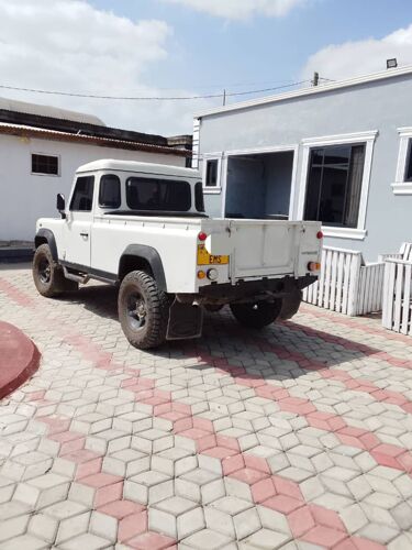 Defender three hundred 