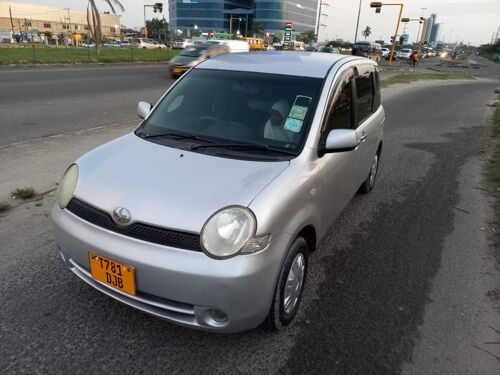 TOYOTA SIENTA 