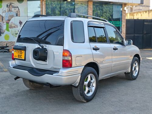 Suzuki escudo 
