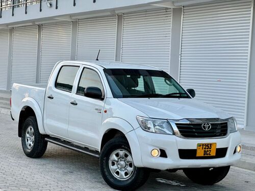 TOYOTA HILUX PICKUP DCZ 52M