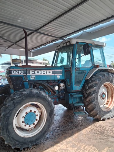 Ford8210 