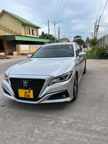 Toyota Crown Hybrid 2018 Model