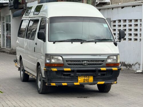 TOYOTA HIACE
