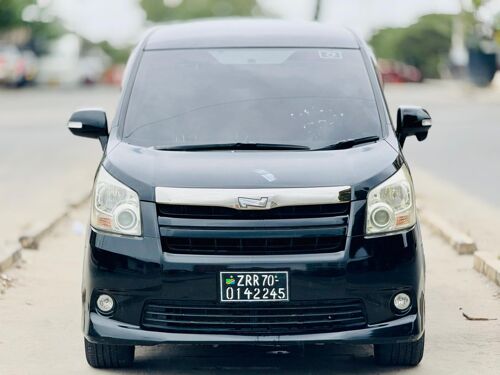 Toyota Noah cash /Mkopo 