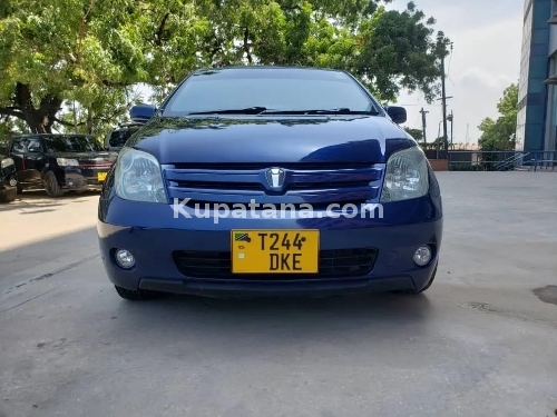 Toyota Ist 2003 (DKE)