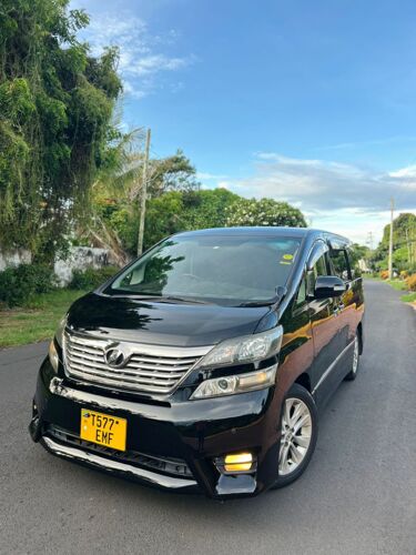 Toyota VELLFIRE EM