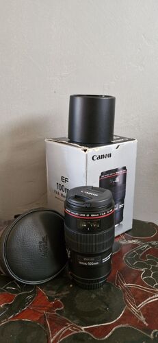 Canon EF 100mm F/2.8L Macro IS