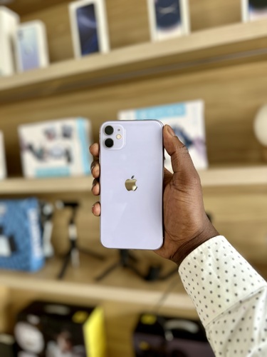 IPhone 11 plain 0675333716