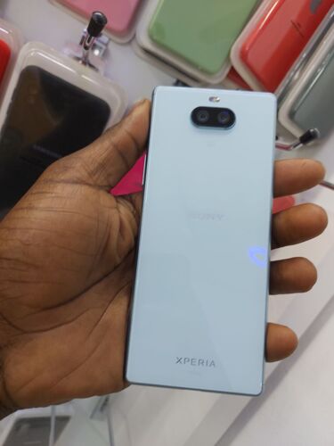 SONY XPERIA 8 GB64 RAM6 