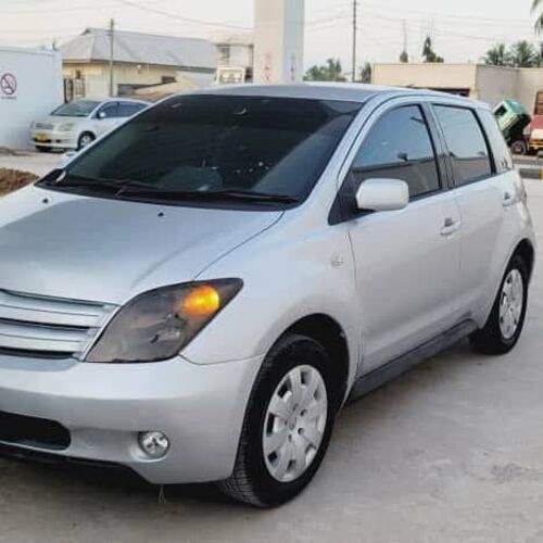 Toyota Ist 2004
