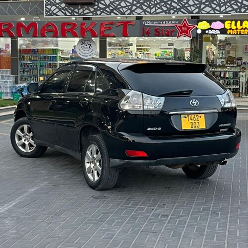 Toyota Harrier DQJ