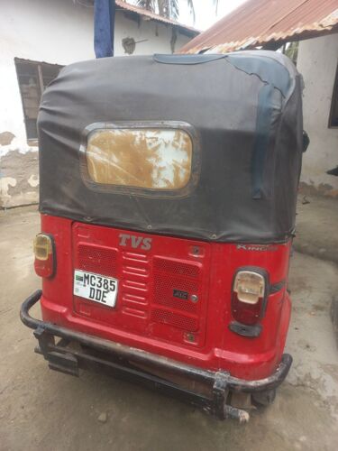 BAJAJ inauzwa TVS king 