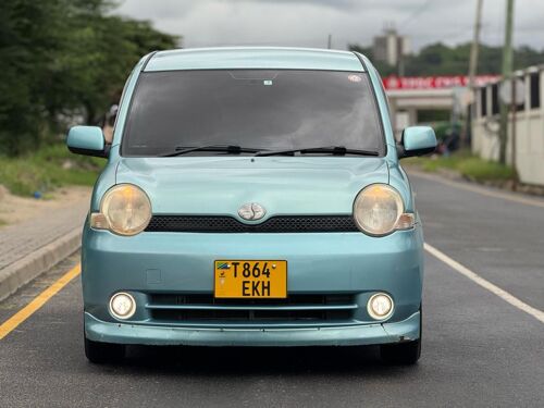 Toyota Sienta EKH