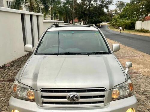 TOYOTA KLUGER 